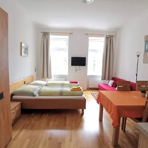 Apartment Hellwagstraße, Wien